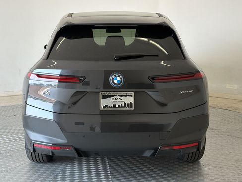 Used 2024 BMW iX xDrive50 w/ Convenience Package AWD/4WD image 10