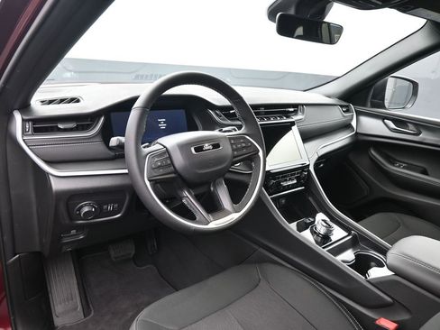 New 2025 Jeep Grand Cherokee Laredo X image 10