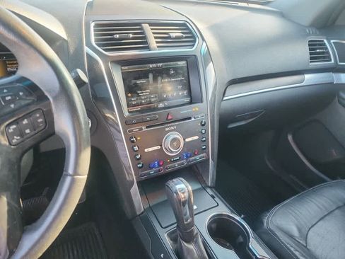 Used 2016 Ford Explorer Limited image 8