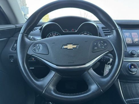 Used 2017 Chevrolet Impala LT image 22