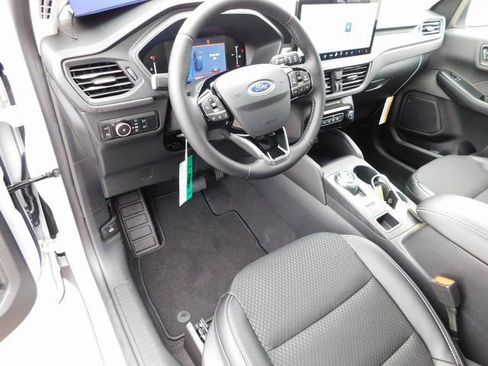 New 2026 Ford Escape SE FWD image 15
