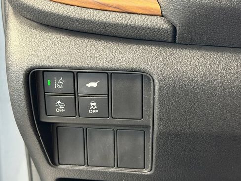 Used 2020 Honda CR-V Touring image 25