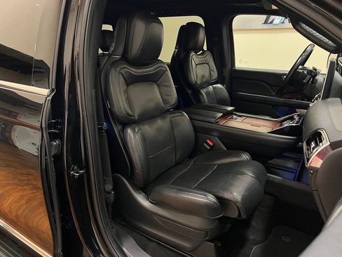 Used 2022 Lincoln Navigator L Reserve image 40