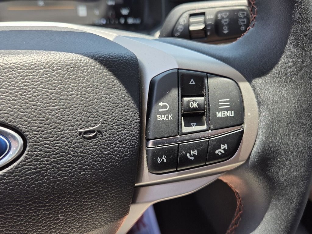 Used 2025 Ford Explorer Active RWD image 25