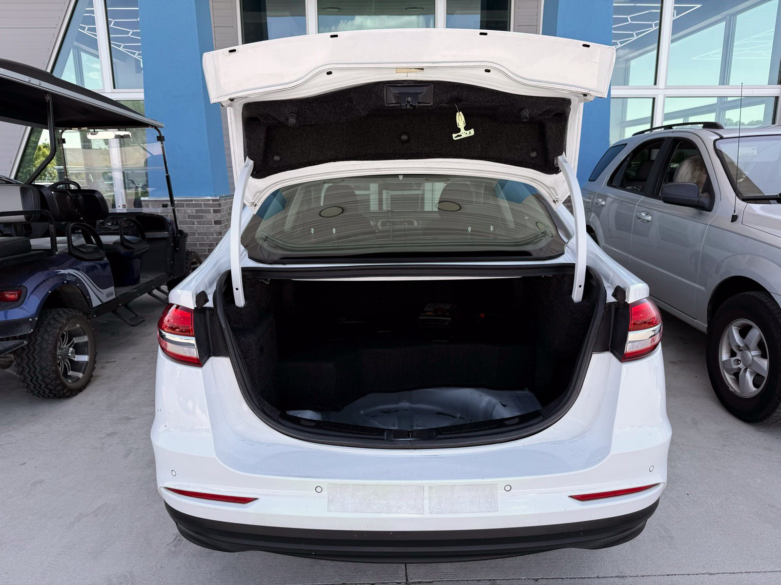 Used 2019 Ford Fusion SE FWD image 36