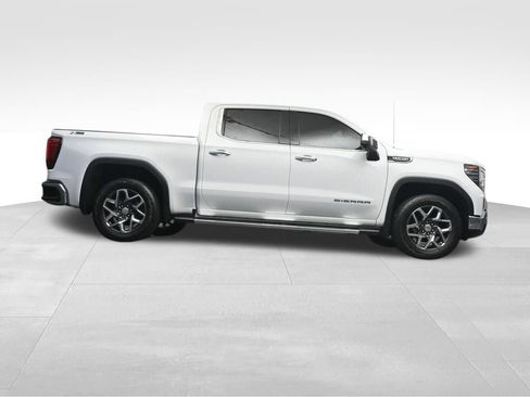 Used 2023 GMC Sierra 1500 SLT w/ SLT Premium Plus Package AWD/4WD image 15