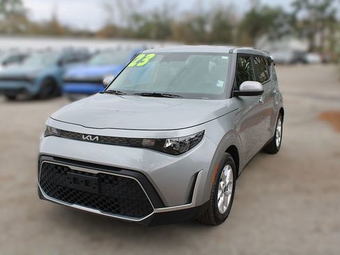 Certified 2023 Kia Soul LX w/ LX Technology Package image 15
