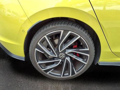 Used 2022 Volkswagen GTI Autobahn FWD image 10