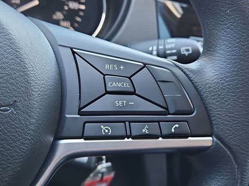 Used 2022 Nissan Rogue Sport S image 23