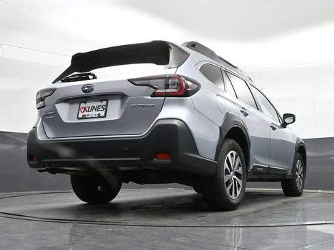 Used 2023 Subaru Outback Premium AWD/4WD image 39