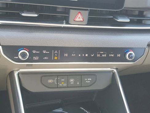 New 2026 Kia Carnival EX image 17