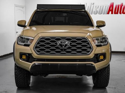 Used 2020 Toyota Tacoma TRD Off-Road w/ Advanced Technology Package AWD/4WD image 5