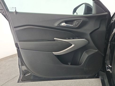 Used 2024 Chevrolet Trax LS w/ LS Convenience Package image 25