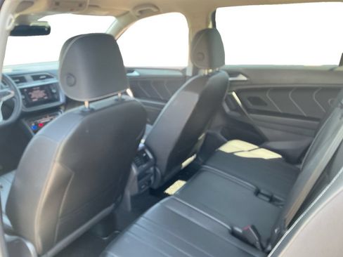 Used 2023 Volkswagen Tiguan SE FWD image 23