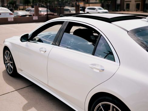 Used 2019 Mercedes-Benz S 560 Sedan w/ AMG Line Exterior image 8