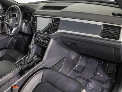 Used 2022 Volkswagen Atlas Cross Sport SEL Premium R-Line image 44