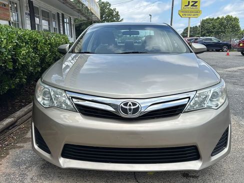 Used 2013 Toyota Camry LE FWD image 8