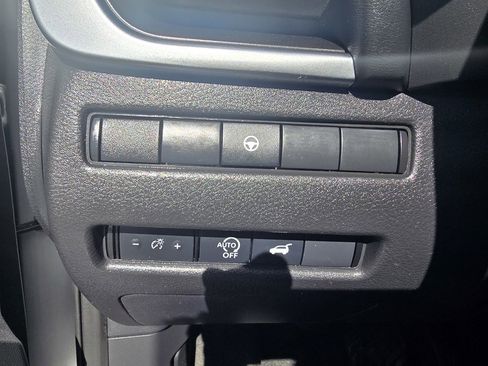 Used 2024 Nissan Rogue SV AWD/4WD image 19