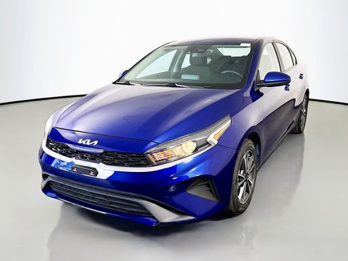 Used 2023 Kia Forte LXS image 4