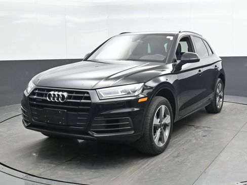 Used 2020 Audi Q5 2.0T Premium w/ Titanium Sport Package image 6