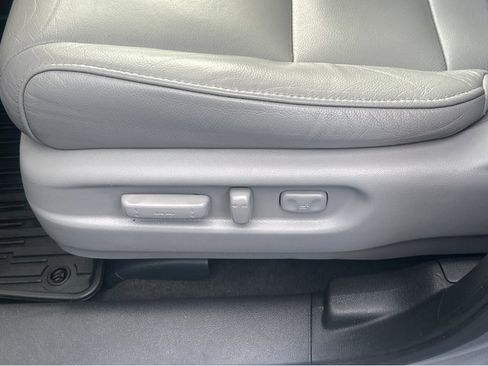 Used 2019 Honda Pilot Touring image 34