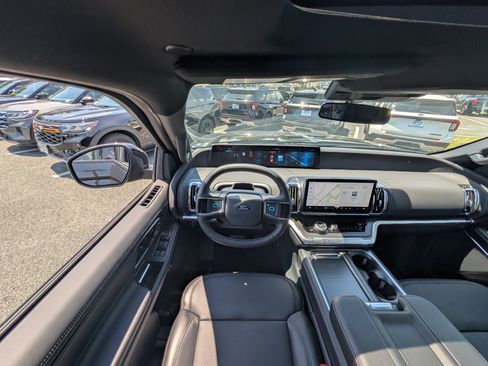 New 2026 Ford Expedition Max Platinum w/ Stealth Appearance Package AWD/4WD image 17