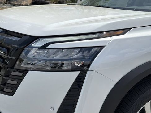 Used 2026 Nissan Pathfinder SL AWD/4WD image 29