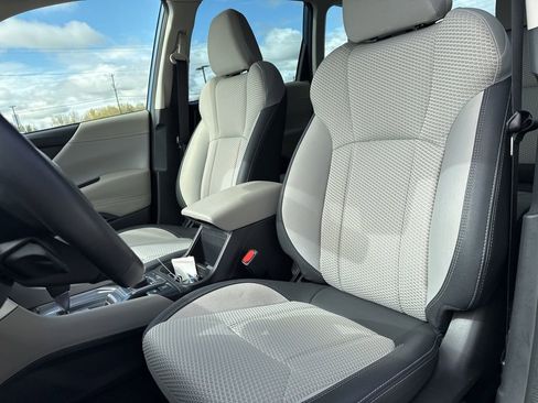 Used 2023 Subaru Forester Premium AWD/4WD image 7