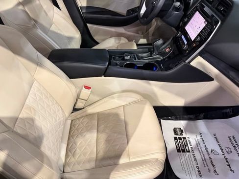 Used 2022 Nissan Maxima Platinum w/ Sport Mat Group FWD image 23