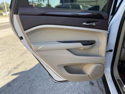 Used 2014 Cadillac SRX Luxury image 20