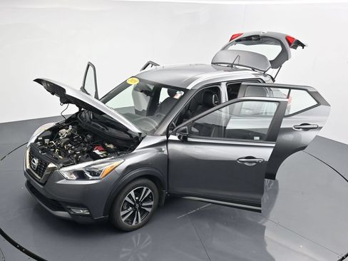 Used 2019 Nissan Kicks SR w/ SR Premium Package FWD image 40