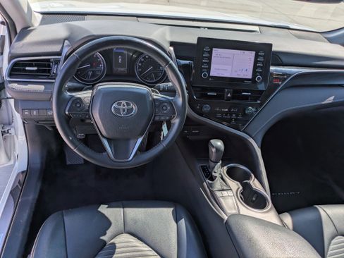 Used 2022 Toyota Camry SE image 15