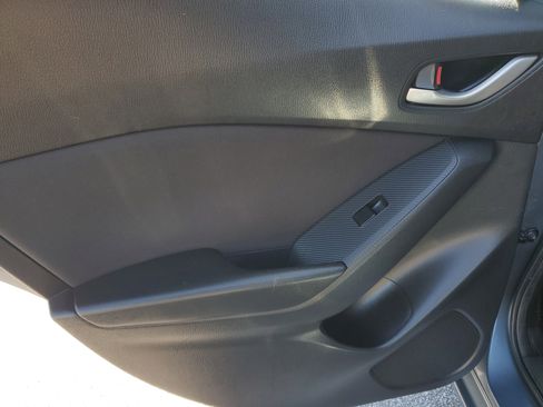 Used 2016 MAZDA MAZDA3 i Sport w/ Preferred Equipment Package image 12