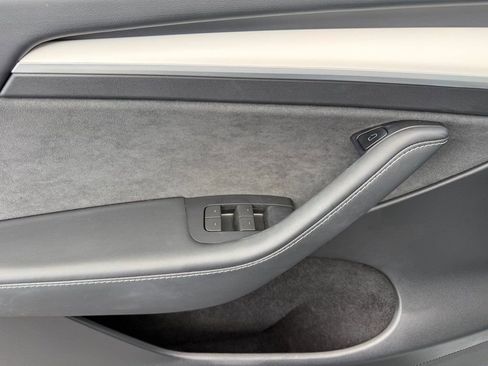 Used 2024 Tesla Model Y Long Range AWD/4WD image 20