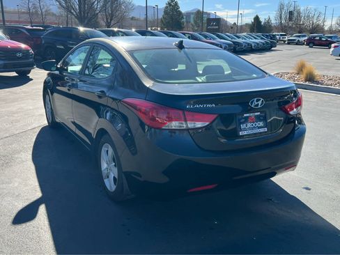 Used 2013 Hyundai Elantra GLS w/ Preferred Pkg image 10