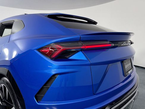 Used 2021 Lamborghini Urus AWD/4WD image 41