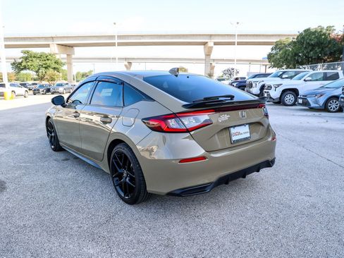 Used 2025 Honda Civic Sport image 9