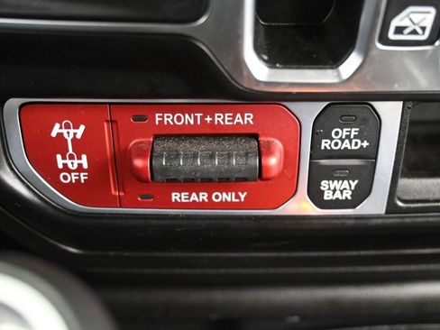 Used 2022 Jeep Wrangler Unlimited Rubicon w/ LED Lighting Group AWD/4WD image 26