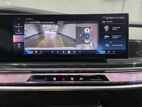Used 2025 BMW 740i xDrive AWD/4WD image 17