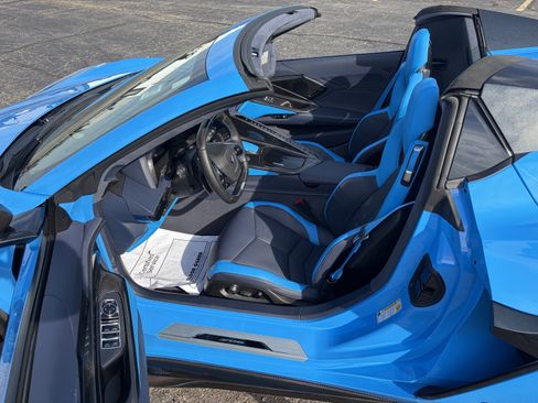 Used 2023 Chevrolet Corvette Z06 w/ Z07 Performance Package RWD image 25