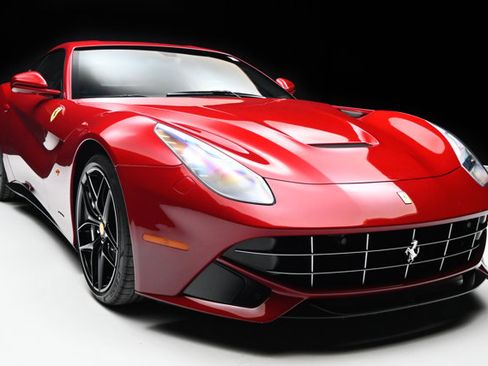 Used 2015 Ferrari F12 Berlinetta image 29