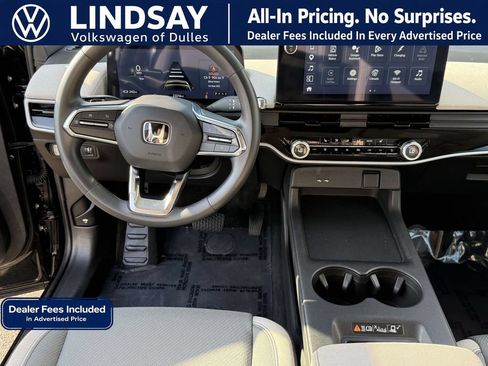 Used 2024 Honda Prologue EX image 11