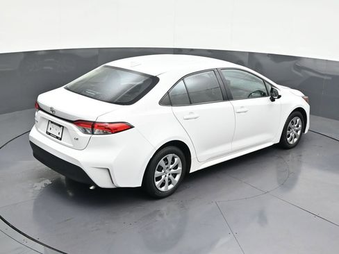 Used 2025 Toyota Corolla LE image 19
