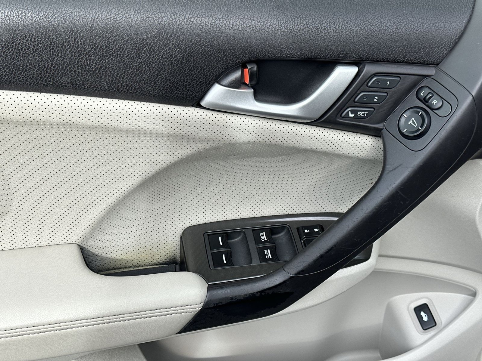 Used 2013 Acura TSX w/ Technology Package FWD image 16