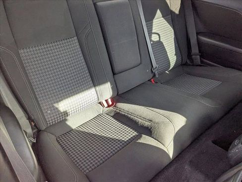 Used 2016 Dodge Challenger SXT image 19