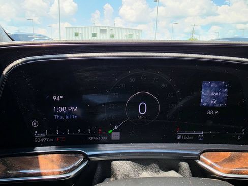 Used 2022 Cadillac Escalade Sport Platinum AWD/4WD image 13