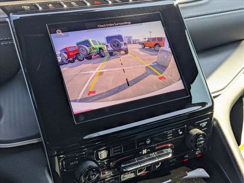 New 2025 Jeep Grand Cherokee Altitude image 12