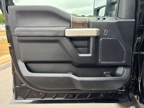 Used 2017 Ford F250 Lariat w/ FX4 Off-Road Package AWD/4WD image 15