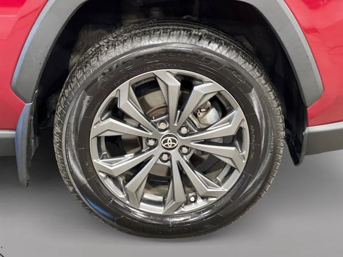 Used 2022 Toyota RAV4 Limited AWD/4WD image 19