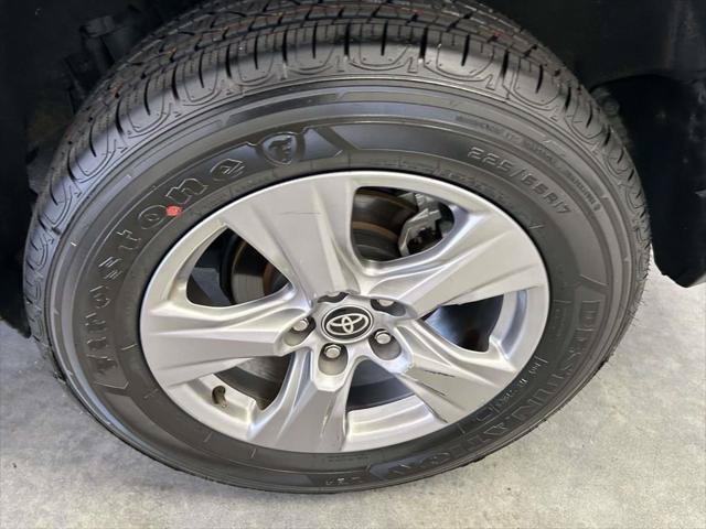 Certified 2025 Toyota RAV4 XLE AWD/4WD image 9